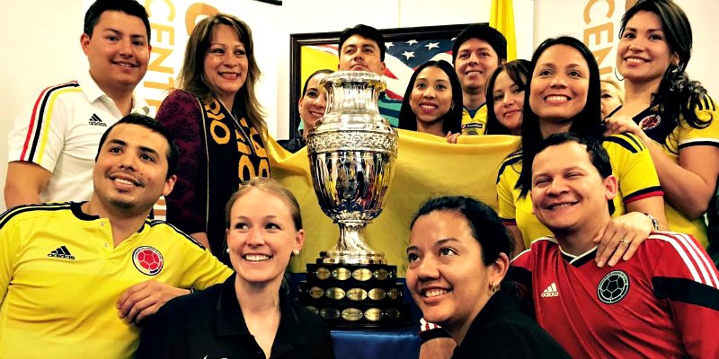 Trofeo de la Copa América Centenario en Consulado de Colombia en Chicago