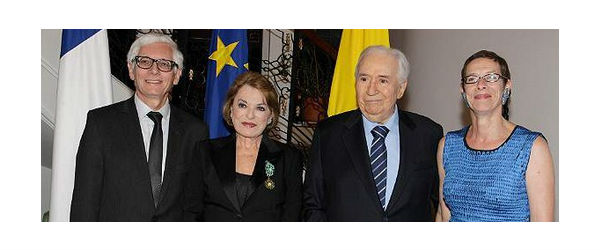 En la foto, Jean-Marc Laforêt, embajador de Francia, Gloria Zea, Belisario Betancur y Anne Louyot/ El Tiempo