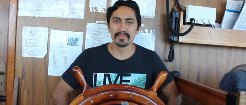 Juan Manuel López: es colombiano, vive en un barco y lidera campamento de refugiados en Grecia